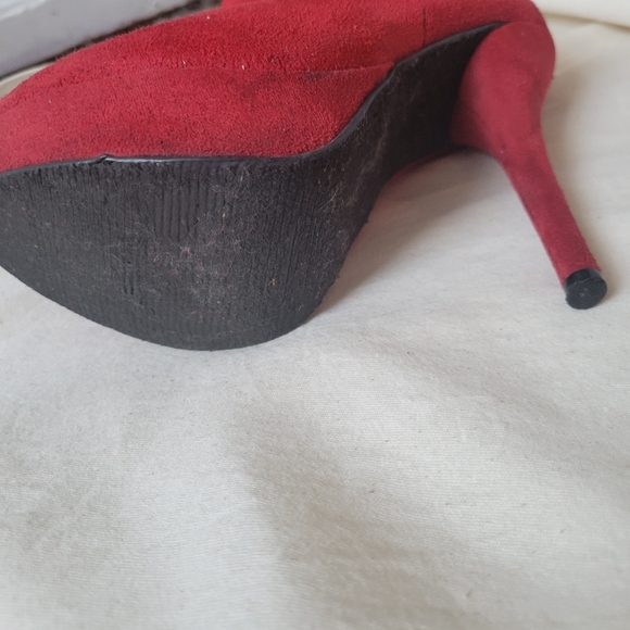 Red faux suede booties - Picture 8 of 8